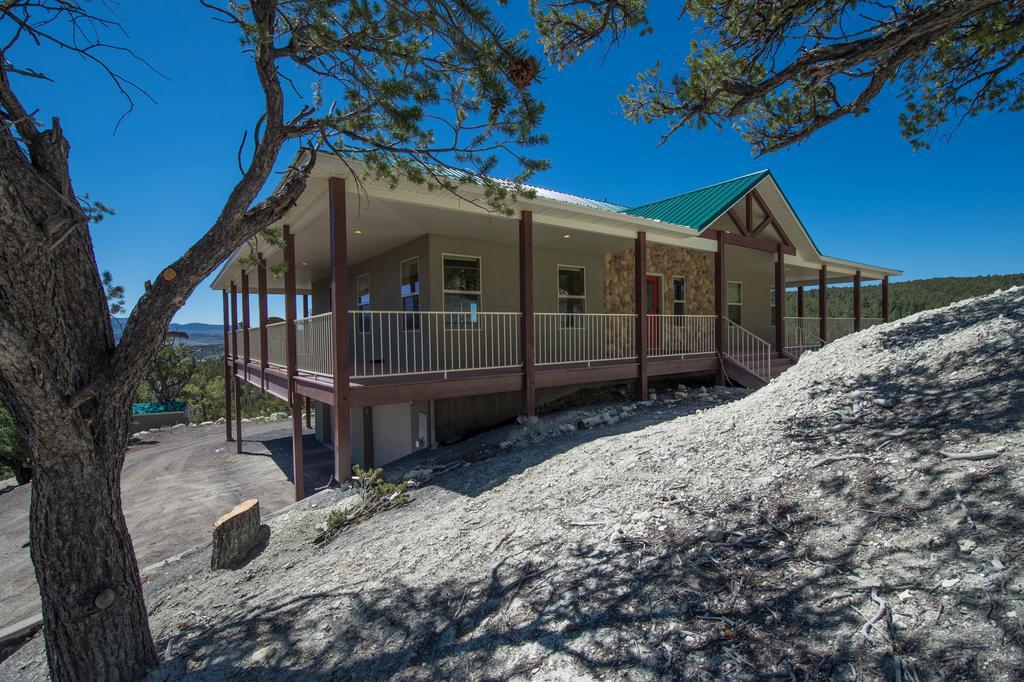 Ridgetop Hideaway Villa Hatch Exterior photo